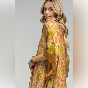 NWT Macchia Di Raggine Daphne Kimono in Vintage Flower > OS